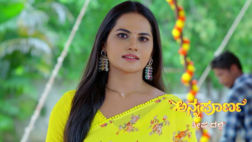 Vedavathi Serves the Drugged Dessert to Akshaya