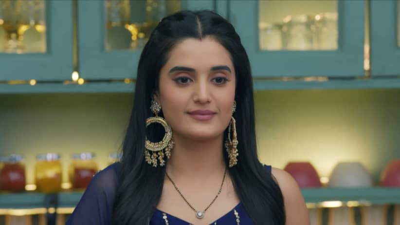 Rekha Makes a Sweet for Raghav