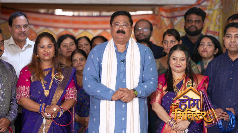 Puja and Poonam Vie for Paithani Glory!