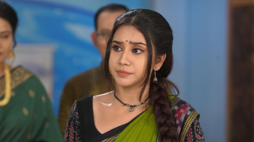 Jhilli Reassures Siddharth's Grandfather