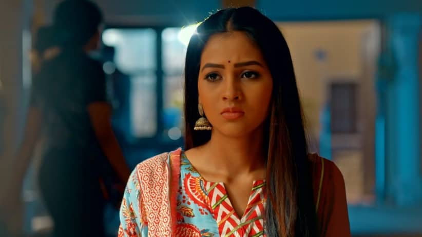 Mohini Meets with Akshay