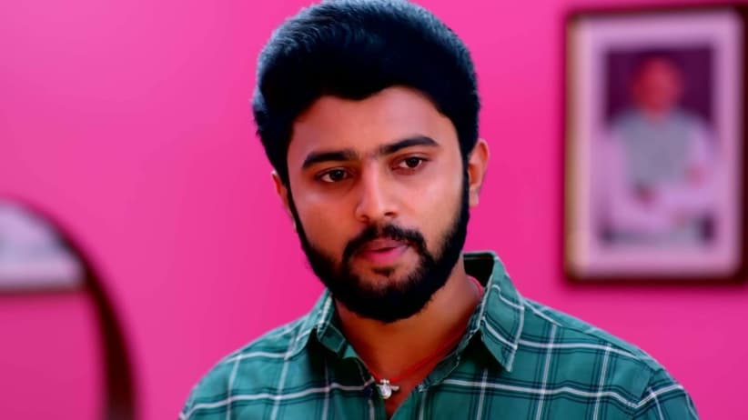Ambika Complains about Roopa to Prathap