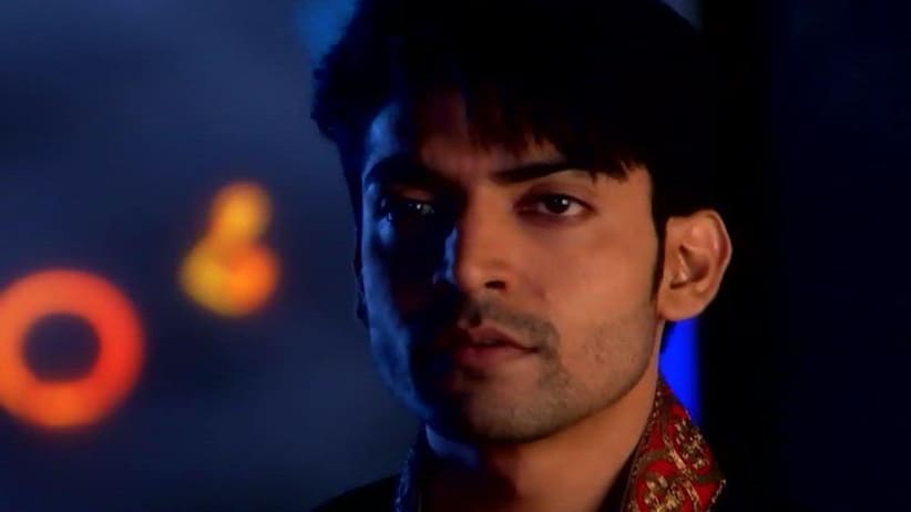 Yash Calls Aarti to Meet at Night
