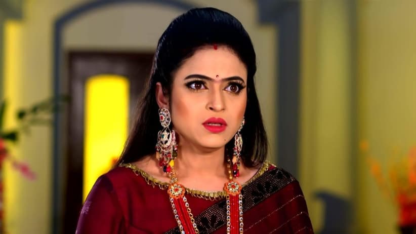 Abhimanyu's Grandmother Slaps Ayush