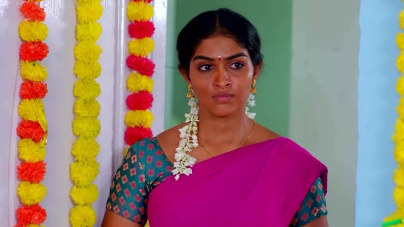 Deepa Follows Nakshtra
