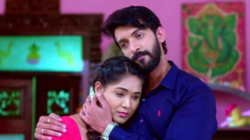  Paarvathi Rushes to Akhila's House | Paaru