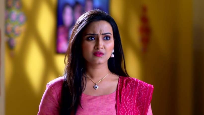 Sadhana Worries about Amber and Dhara