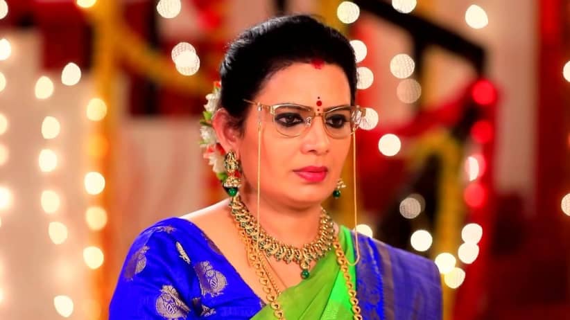 Vijay Gifts a Ring to Swetha