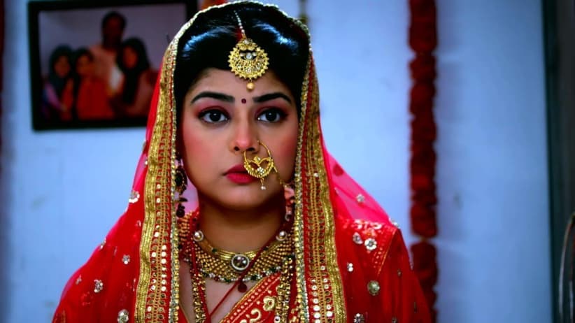 Meena Arrives in Meenakshi's Area