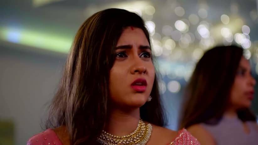Giri Seeks Akash’s Help