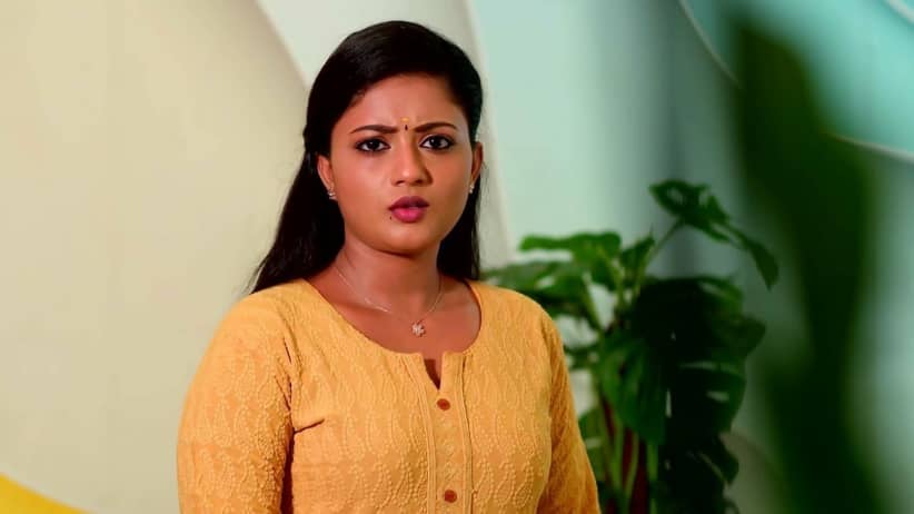 Bhargav Visits Radhika at Karthik’s House