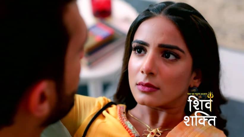 Nandu Helps Shakti Enter Shiv's Room