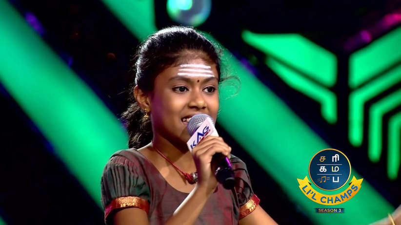 Dakshitashri is Lauded for Her Singing