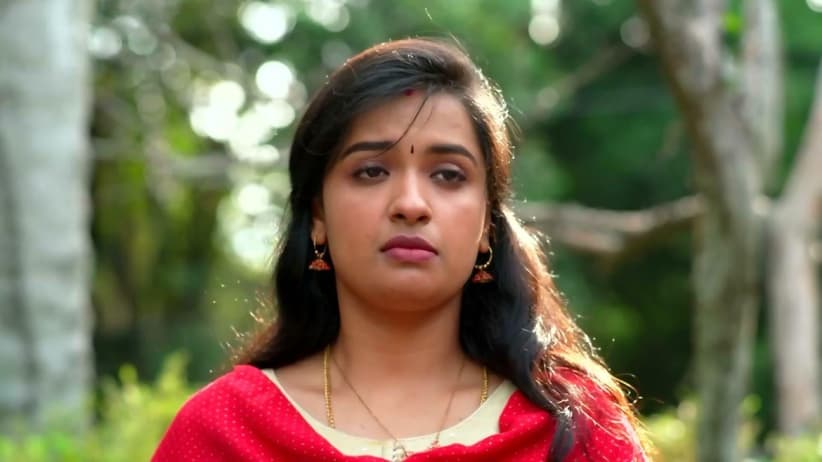 Sushmita Sheds Crocodile Tears | Kudumashree Sharada