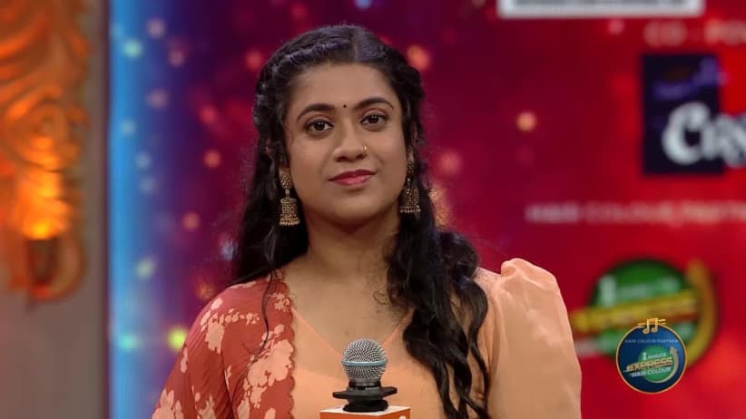 Meenakshi Sings ‘Vijanathayil’