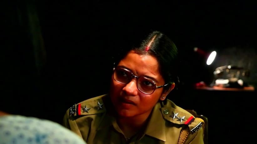 Chhotolok | Sabitri Interrogates Mallika