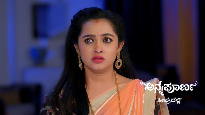 Niharika Hands Vikas over to the Police