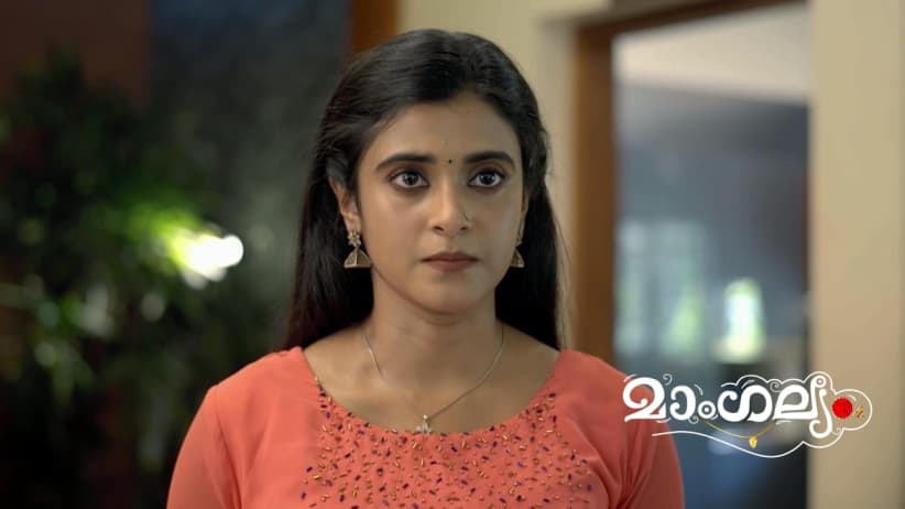 Avanthika Seeks Meera’s Help