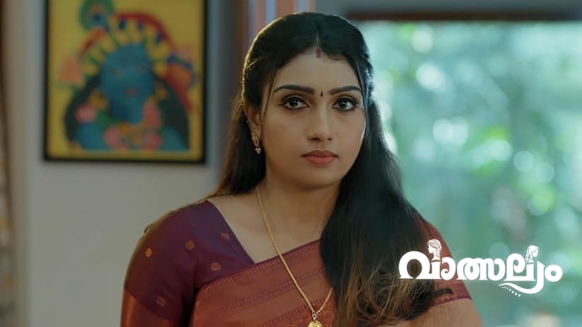 Savithri Snatches Mythili’s Phone