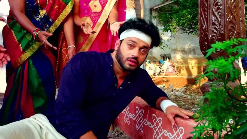 Amar Tries to Stop Radhika’s Wedding