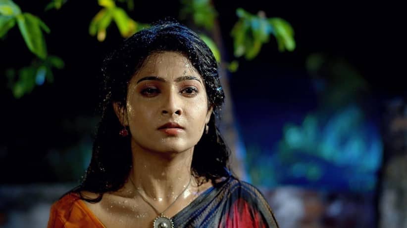 Ashtami Feels Someone's Presence in the House