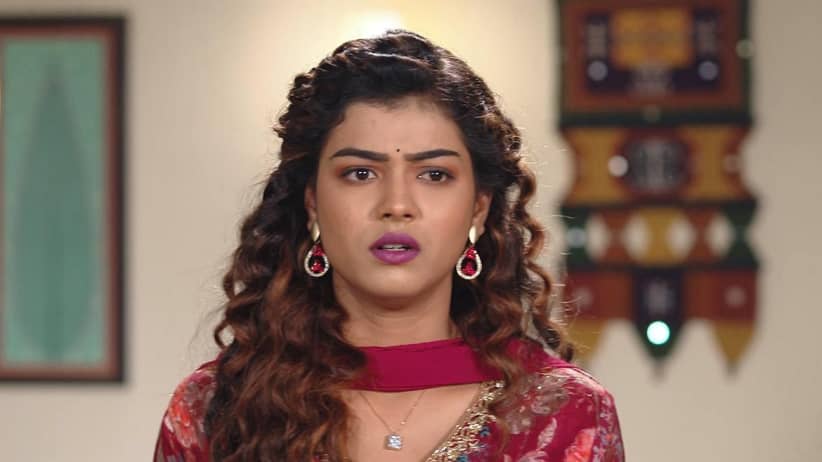 Sikha Worries about Rekha