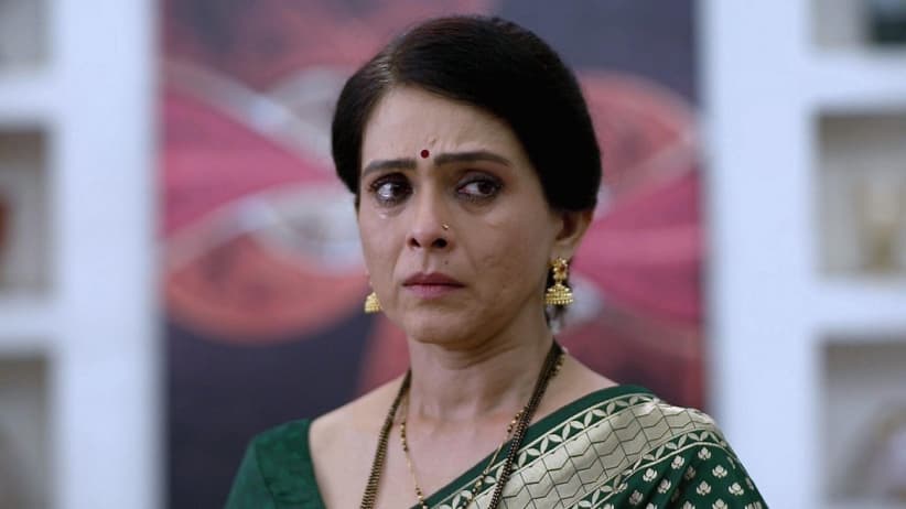 Tejas and Rupali Argue with Shekhar