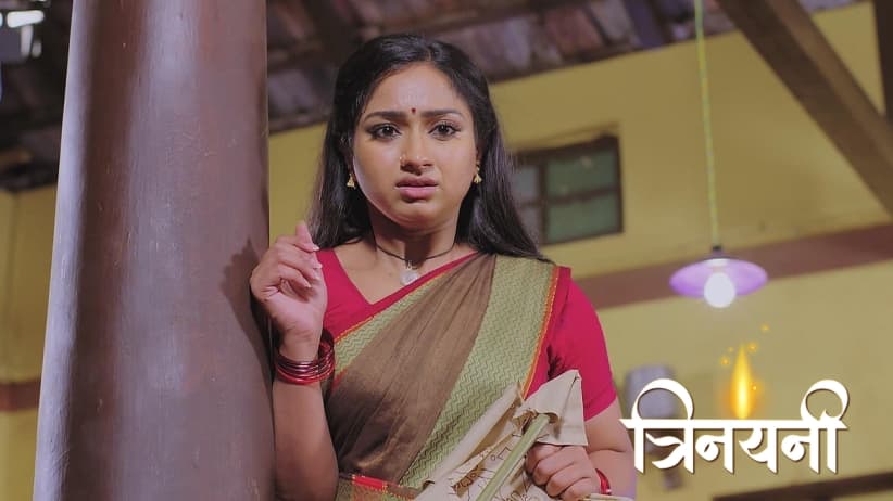 Suman Pushes Trinayani Out of the House
