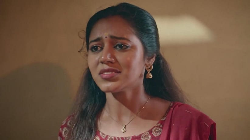 Nalini’s Goon Blackmails Nithya