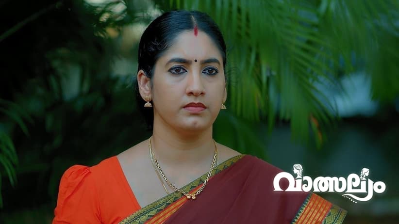 വൈശാഖിന്റെ വാക്കിൽ തകരുന്ന മൈഥിലി