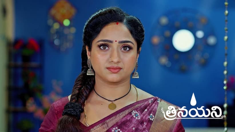 Vishalakshi Gives Special Bangles to Nayani
