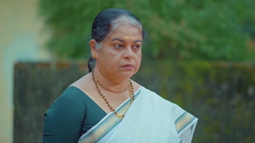 Muthassi Forbids Radhika | Snehapoorvam Shyama