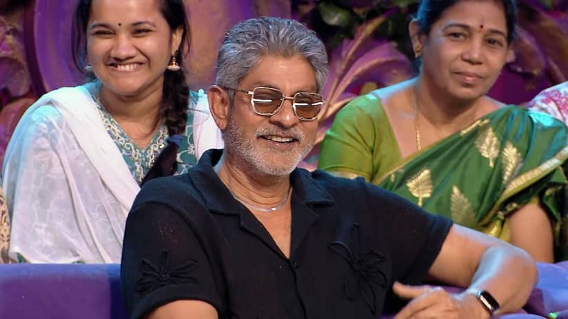 Jagapathi Babu and Aamani Arrive as Special Guests