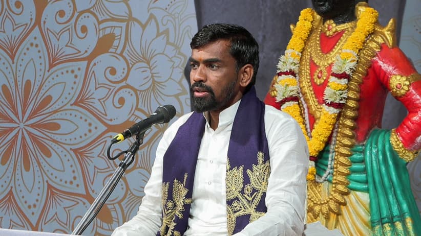 Vaat Ti Chalavi Pandharichi