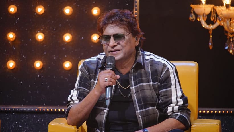 সুর-তাল-ছন্দে জমে উঠেছে মঞ্চ