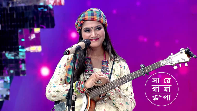 মঞ্চে অনন্যার অনবদ্য পারফরমেন্স
