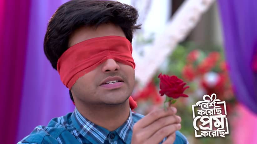 Swayam Kneels before Jui to Propose