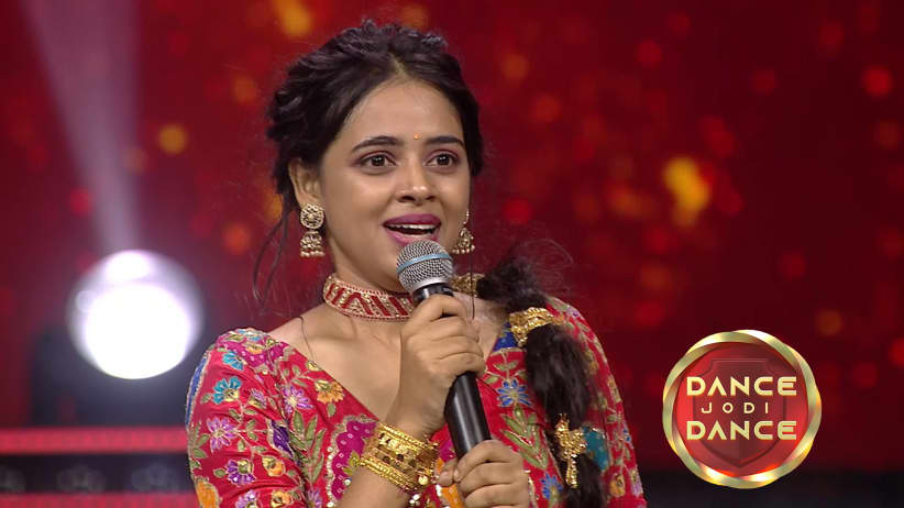 Keerthana and Paalpachai's Enchanting Performance