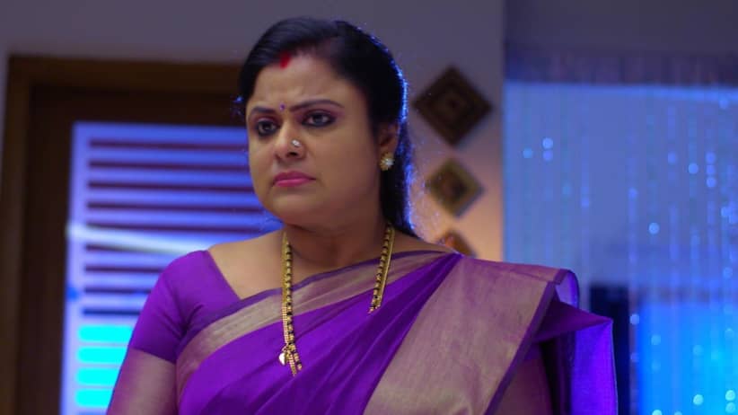 Jyothirmayi Scolds DK