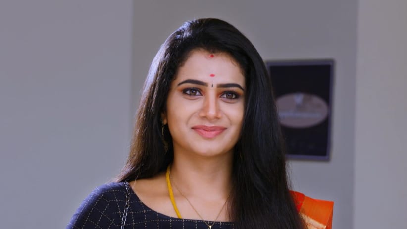 Pavithra Helps Hari Krishnan