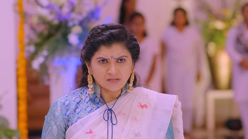 Nayani learns about Gayatri - Trinayani