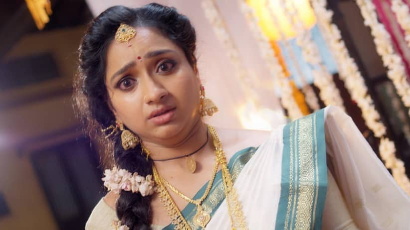 Nayani’s sari catches fire - Trinayani
