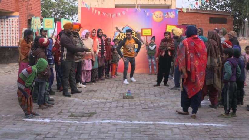 Langdi Laat and Gulli Danda with Karan Kumar - Aajo Jinhe Khedna