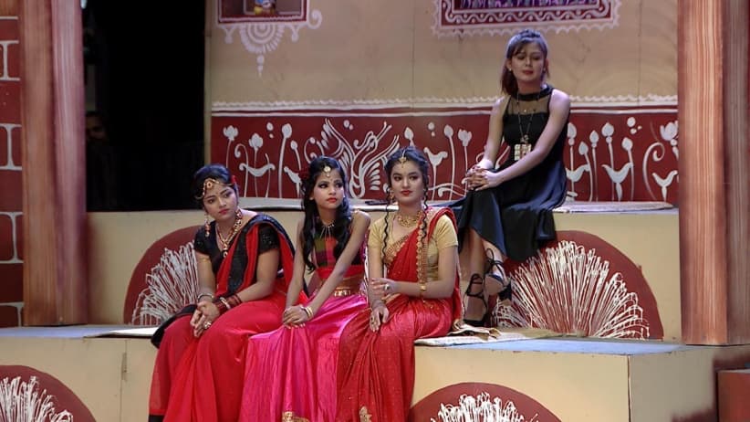 Arpita receives appreciation for her henna skills - Rajo Queen 2020