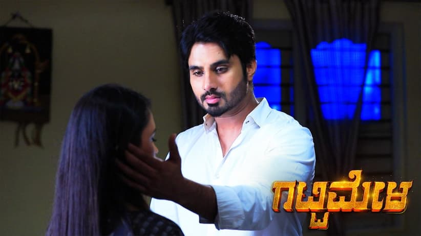 Kanta tries to mislead Dhruva during the game - Gattimela