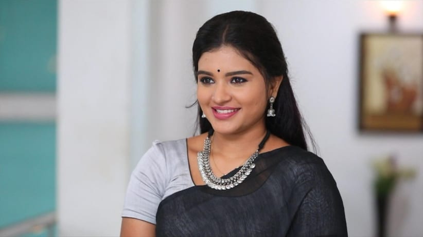 Akhila learns the truth about the ‘spadikamala’ - Sembaruthi