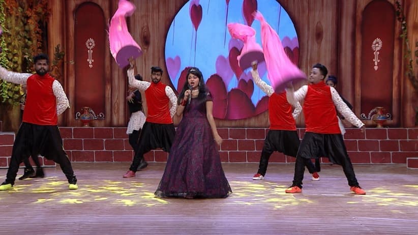 Ushasi's excellent rendition - Rajo Queen 2020