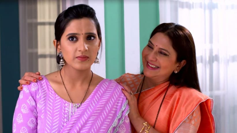 Asawari Gives a Transfer to Suzanne