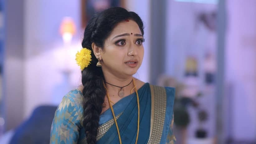 Nayani stops Vishal from drinking poisoned milk - Trinayani