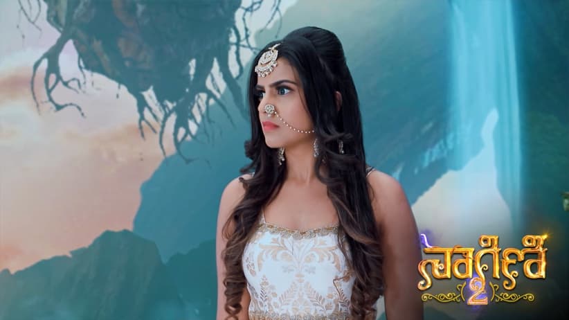 Tryambaka gives Amrita special powers - Naagini 2